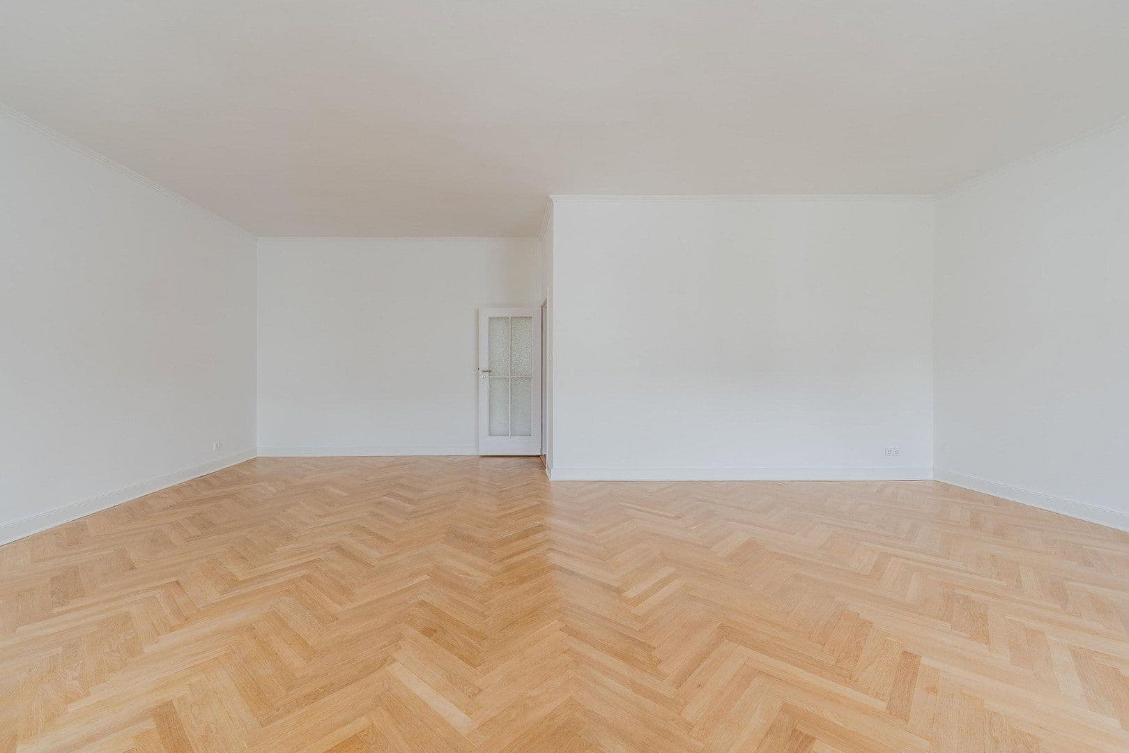Prodej bytu 4+1 148 m², Düsseldorfer Str. 34, Berlin, Berlín Prodej bytu 4+1 148 m², Düsseldorfer Str. 34, Berlin, Berlín