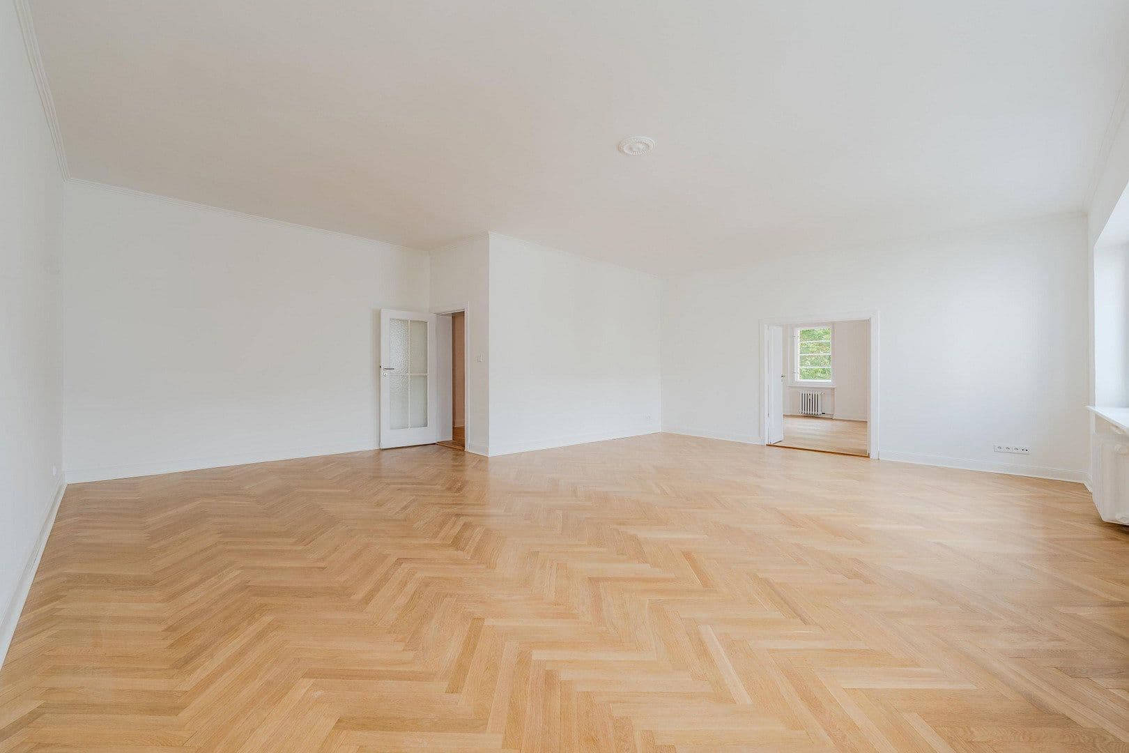 Prodej bytu 4+1 148 m², Düsseldorfer Str. 34, Berlin, Berlín Prodej bytu 4+1 148 m², Düsseldorfer Str. 34, Berlin, Berlín