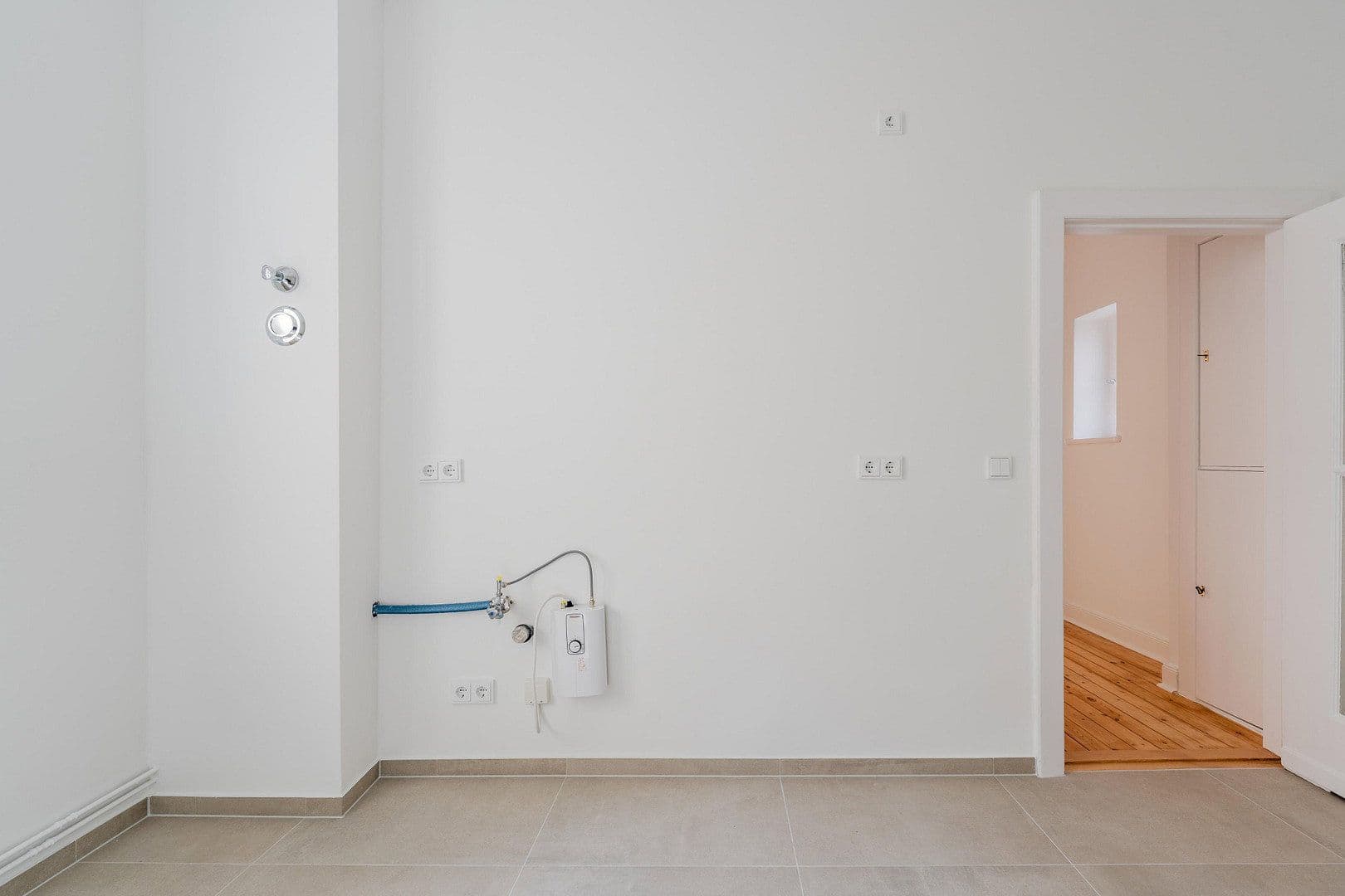 Prodej bytu 4+1 148 m², Düsseldorfer Str. 34, Berlin, Berlín Prodej bytu 4+1 148 m², Düsseldorfer Str. 34, Berlin, Berlín