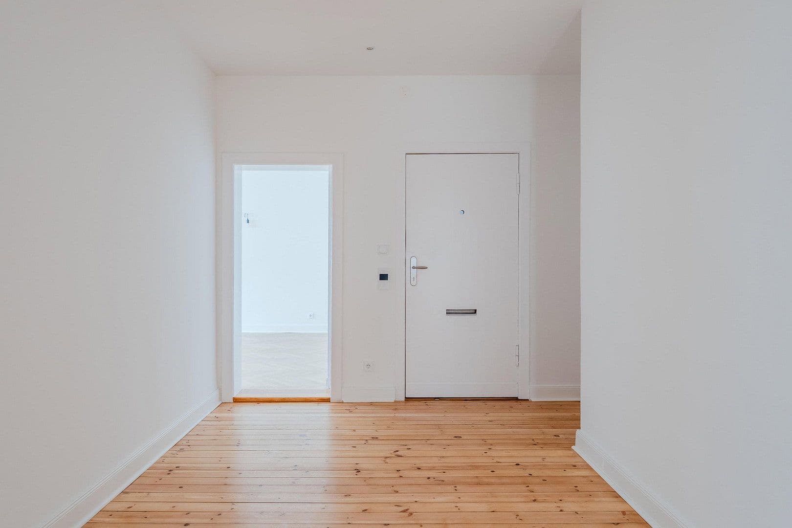 Prodej bytu 4+1 148 m², Düsseldorfer Str. 34, Berlin, Berlín Prodej bytu 4+1 148 m², Düsseldorfer Str. 34, Berlin, Berlín