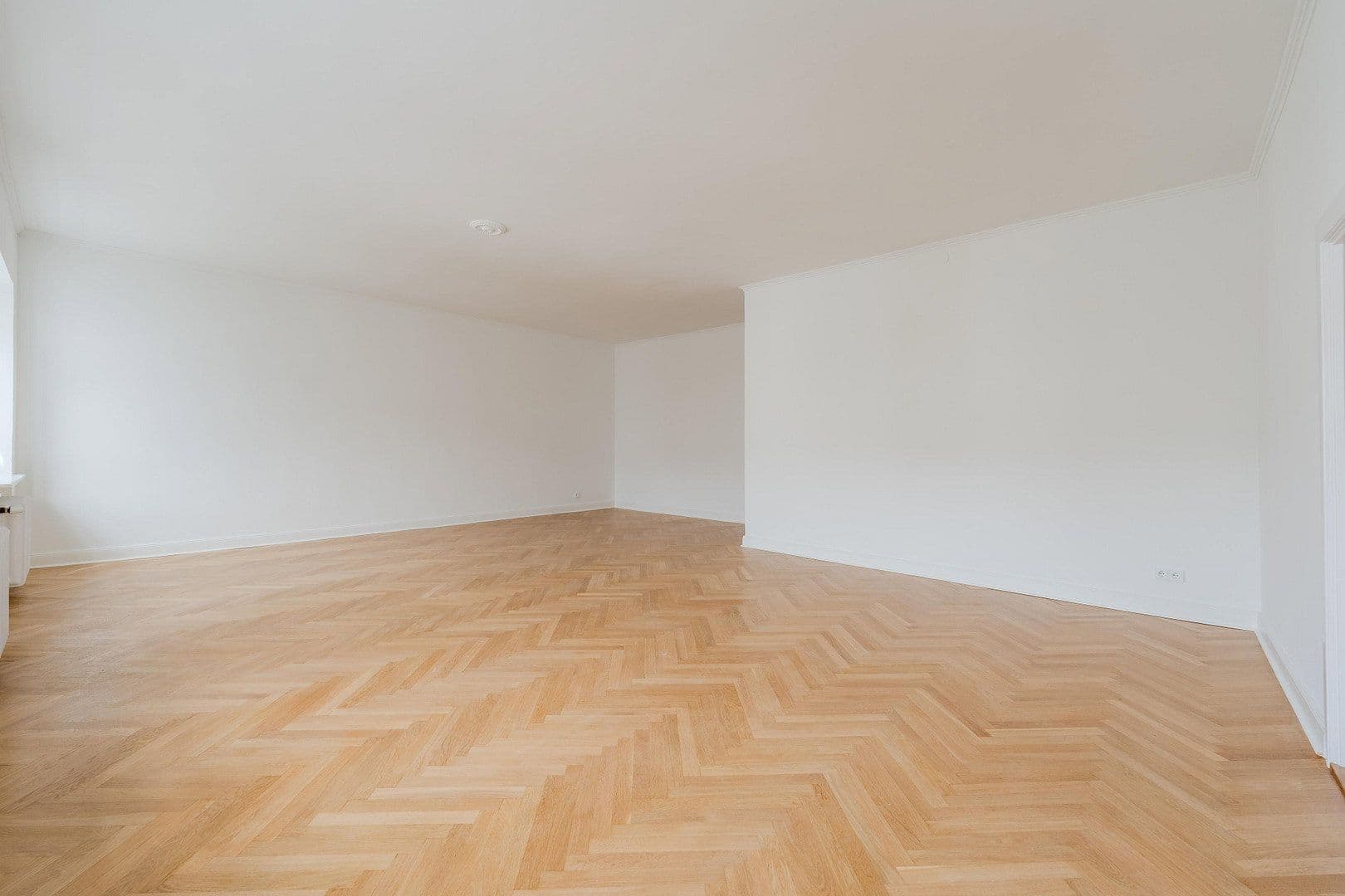 Prodej bytu 4+1 148 m², Düsseldorfer Str. 34, Berlin, Berlín Prodej bytu 4+1 148 m², Düsseldorfer Str. 34, Berlin, Berlín