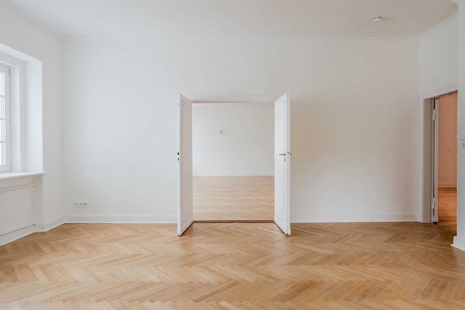 Prodej bytu 4+1 148 m², Düsseldorfer Str. 34, Berlin, Berlín Prodej bytu 4+1 148 m², Düsseldorfer Str. 34, Berlin, Berlín