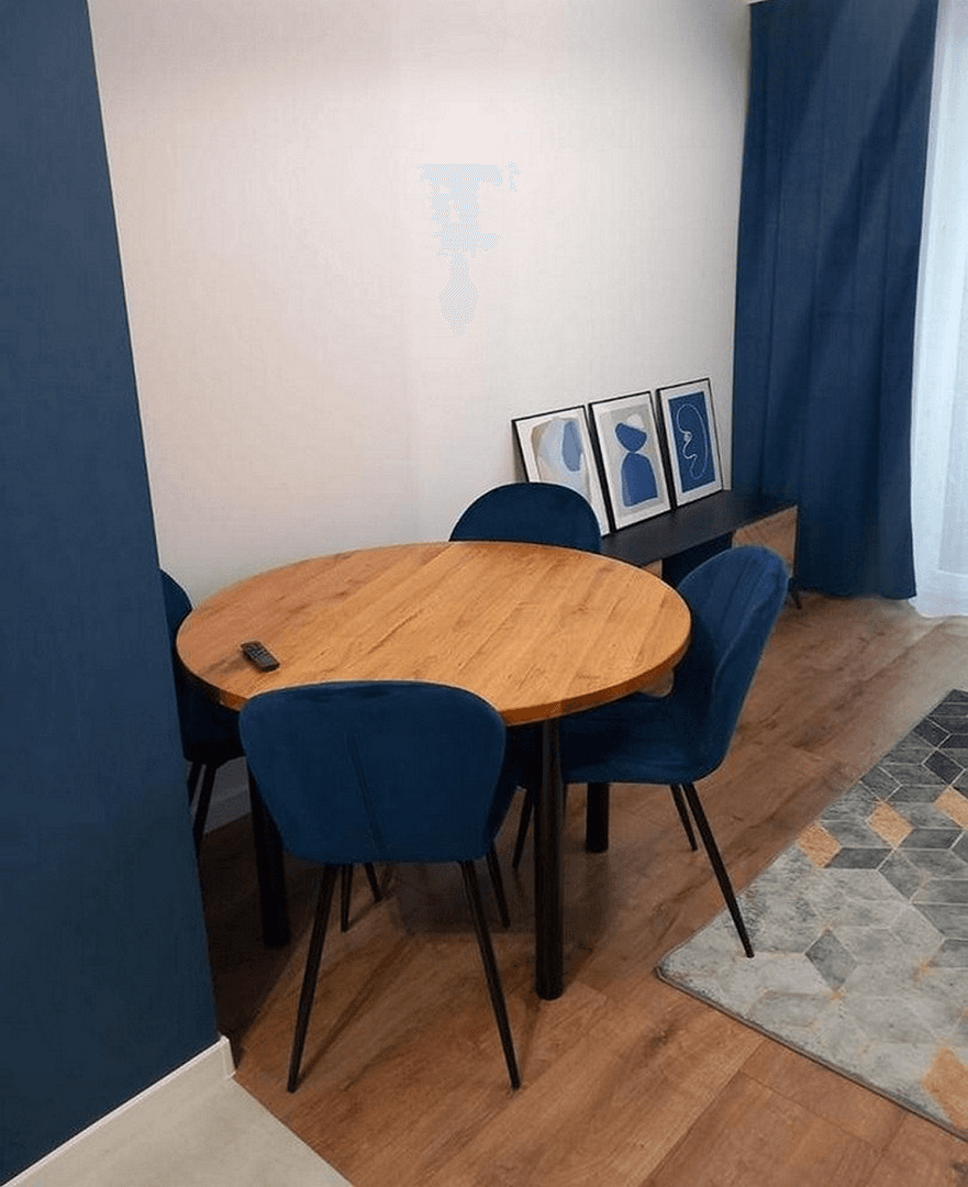 Pronájem bytu 2+1 48 m², Stuttgart, Bádensko-Württembersko Pronájem bytu 2+1 48 m², Stuttgart, Bádensko-Württembersko