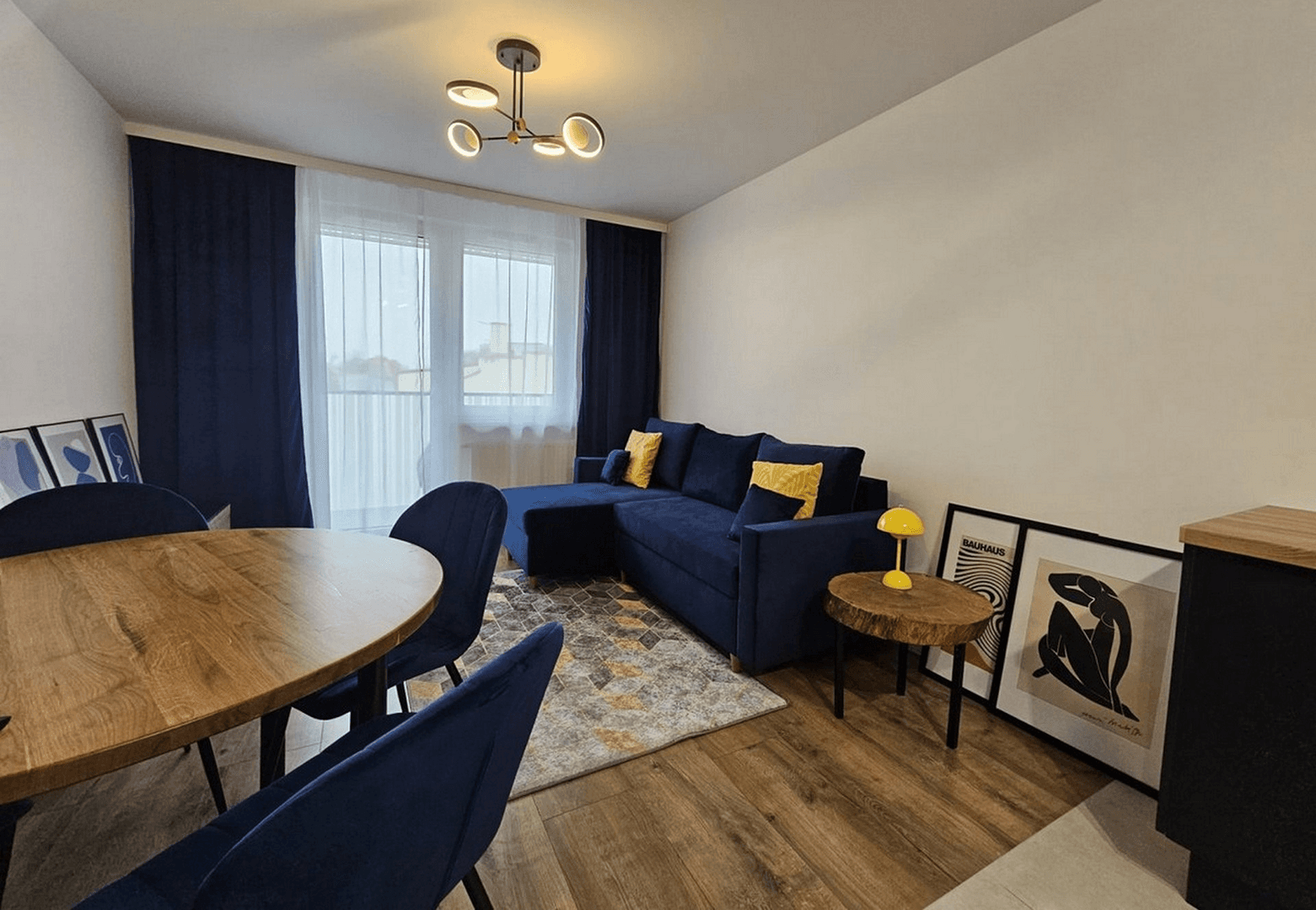 Pronájem bytu 2+1 48 m², Stuttgart, Bádensko-Württembersko Pronájem bytu 2+1 48 m², Stuttgart, Bádensko-Württembersko