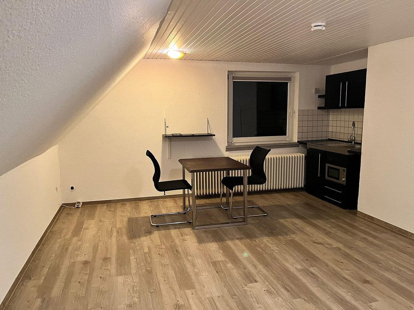 Pronájem bytu 1+1 25 m², Oberforstbacher Straße 337, Cáchy, Severní Porýní-Vestfálsko Pronájem bytu 1+1 25 m², Oberforstbacher Straße 337, Cáchy, Severní Porýní-Vestfálsko