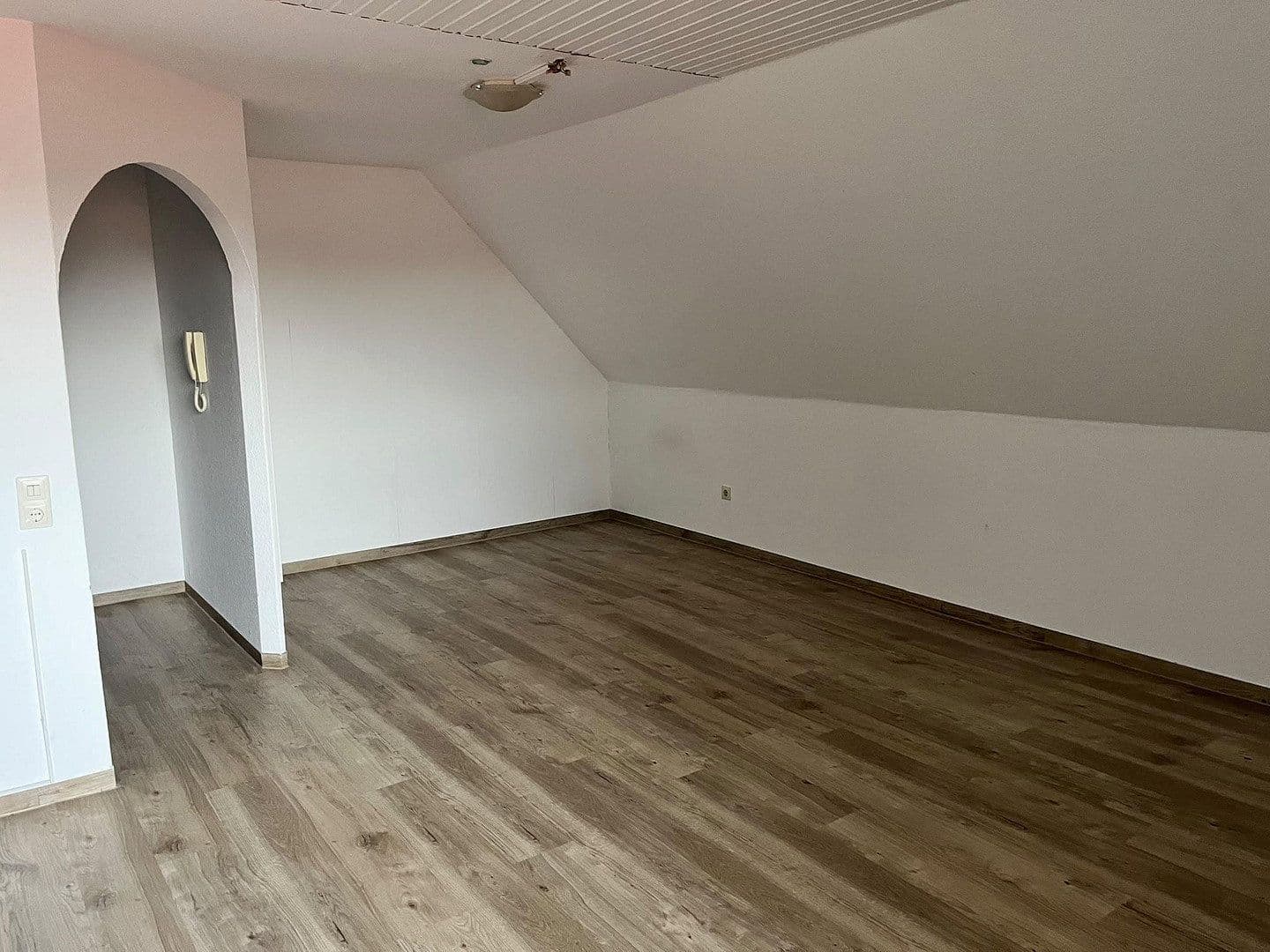 Pronájem bytu 1+1 25 m², Oberforstbacher Straße 337, Cáchy, Severní Porýní-Vestfálsko Pronájem bytu 1+1 25 m², Oberforstbacher Straße 337, Cáchy, Severní Porýní-Vestfálsko