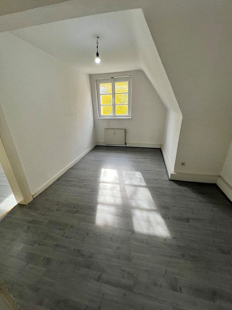 Prodej domu 172 m², pozemek 320 m², Volkardeyer Straße 22, Ratingen, Severní Porýní-Vestfálsko Prodej domu 172 m², pozemek 320 m², Volkardeyer Straße 22, Ratingen, Severní Porýní-Vestfálsko