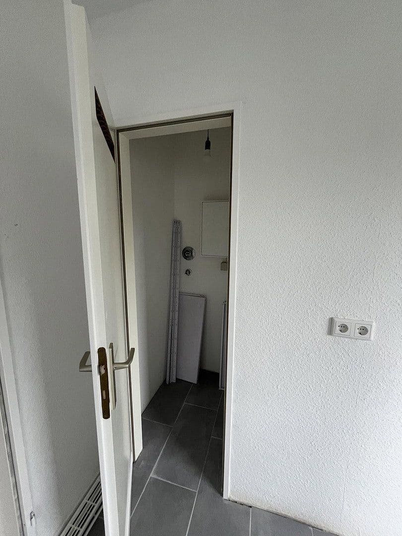 Pronájem bytu 3+1 79 m², Wuppertal, Severní Porýní-Vestfálsko Pronájem bytu 3+1 79 m², Wuppertal, Severní Porýní-Vestfálsko
