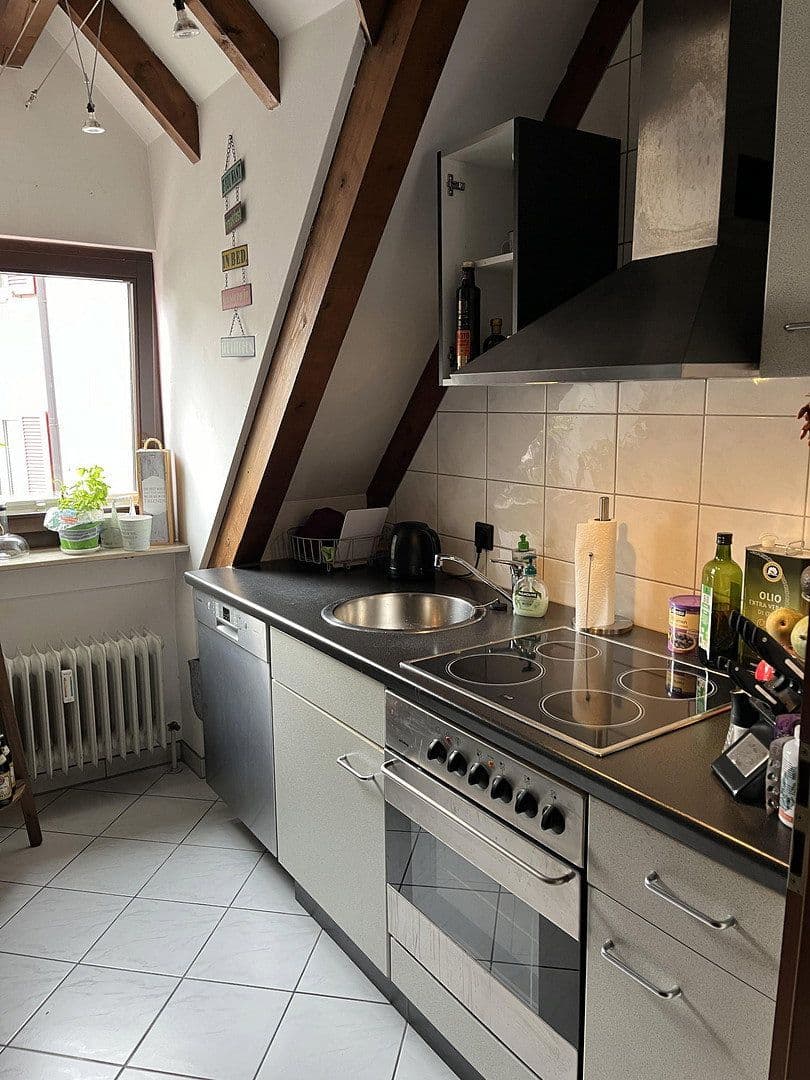 Pronájem bytu 2+1 69 m², Stuttgart, Bádensko-Württembersko Pronájem bytu 2+1 69 m², Stuttgart, Bádensko-Württembersko