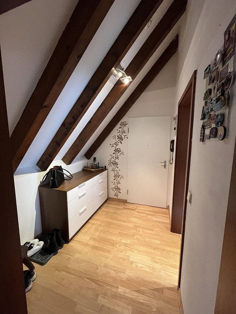 Pronájem bytu 2+1 69 m², Stuttgart, Bádensko-Württembersko Pronájem bytu 2+1 69 m², Stuttgart, Bádensko-Württembersko