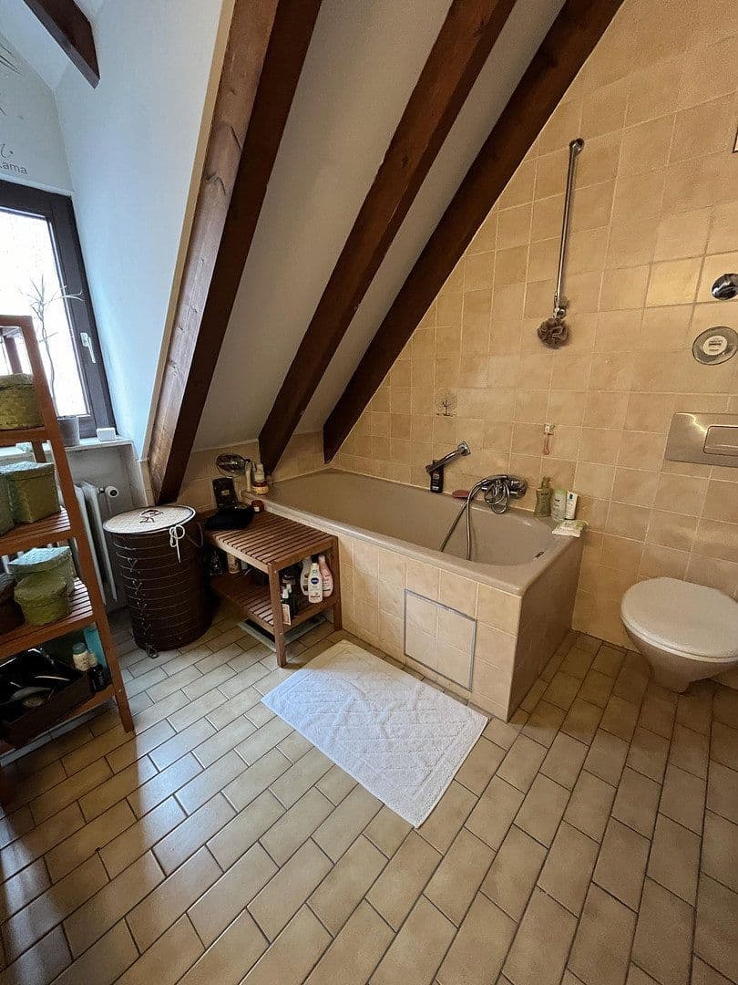 Pronájem bytu 2+1 69 m², Stuttgart, Bádensko-Württembersko Pronájem bytu 2+1 69 m², Stuttgart, Bádensko-Württembersko