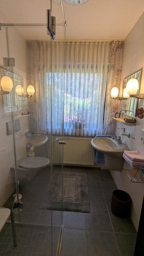 Prodej domu 216 m², pozemek 2.520 m², Melle, Dolní Sasko Prodej domu 216 m², pozemek 2.520 m², Melle, Dolní Sasko