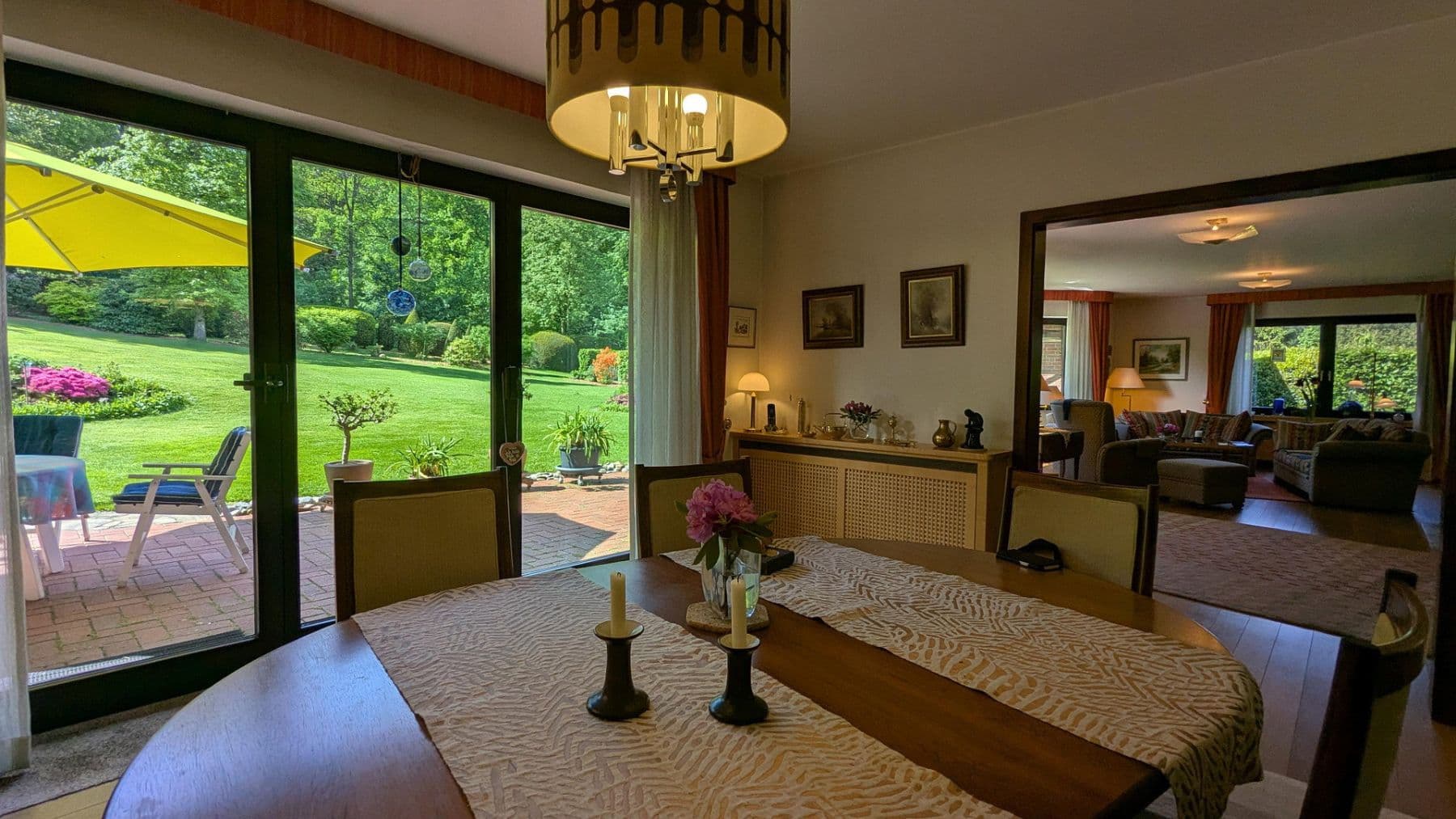 Prodej domu 216 m², pozemek 2.520 m², Melle, Dolní Sasko Prodej domu 216 m², pozemek 2.520 m², Melle, Dolní Sasko