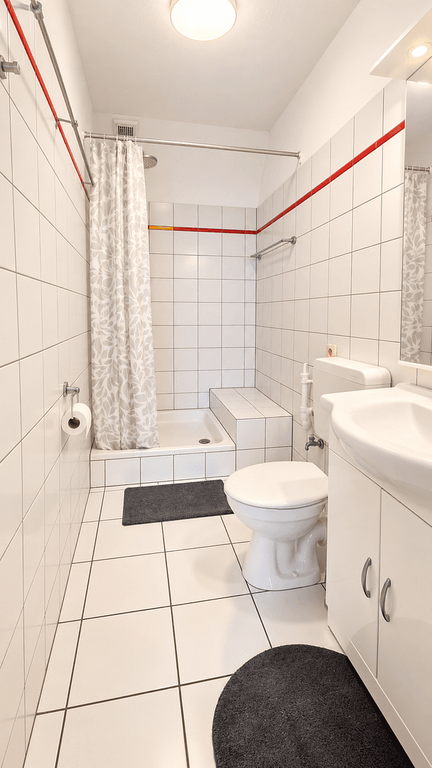 Pronájem bytu 2+1 50 m², Maria-Theresia-Allee 35, Cáchy, Severní Porýní-Vestfálsko Pronájem bytu 2+1 50 m², Maria-Theresia-Allee 35, Cáchy, Severní Porýní-Vestfálsko