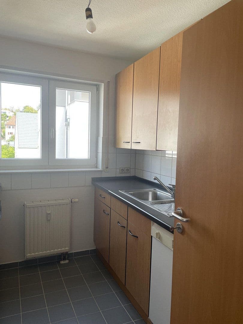 Pronájem bytu 4+1 84 m², Böblingen, Bádensko-Württembersko Pronájem bytu 4+1 84 m², Böblingen, Bádensko-Württembersko