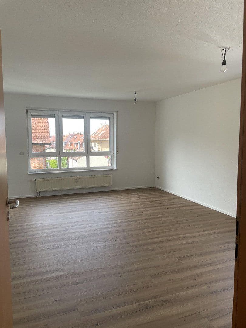 Pronájem bytu 4+1 84 m², Böblingen, Bádensko-Württembersko Pronájem bytu 4+1 84 m², Böblingen, Bádensko-Württembersko