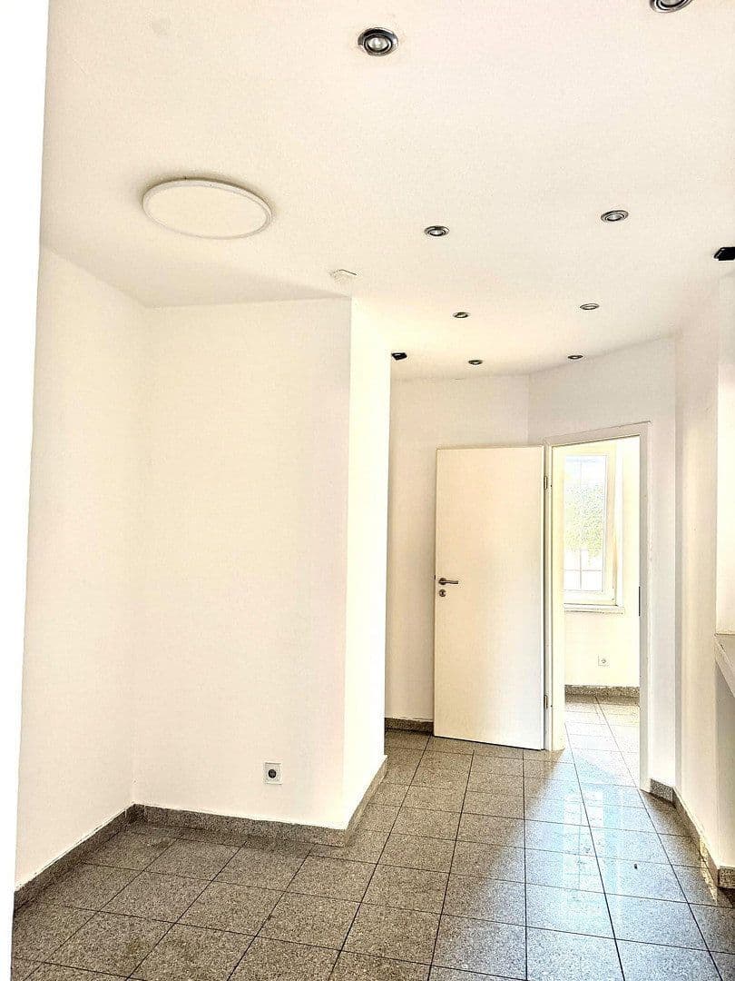 Pronájem nebytového prostoru 70 m², Allersberger Str. 111, Nürnberg, Bavorsko Pronájem nebytového prostoru 70 m², Allersberger Str. 111, Nürnberg, Bavorsko
