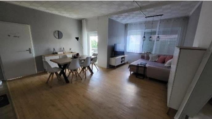 Prodej domu 215 m², pozemek 898 m², Linden, Porýní-Falc Prodej domu 215 m², pozemek 898 m², Linden, Porýní-Falc
