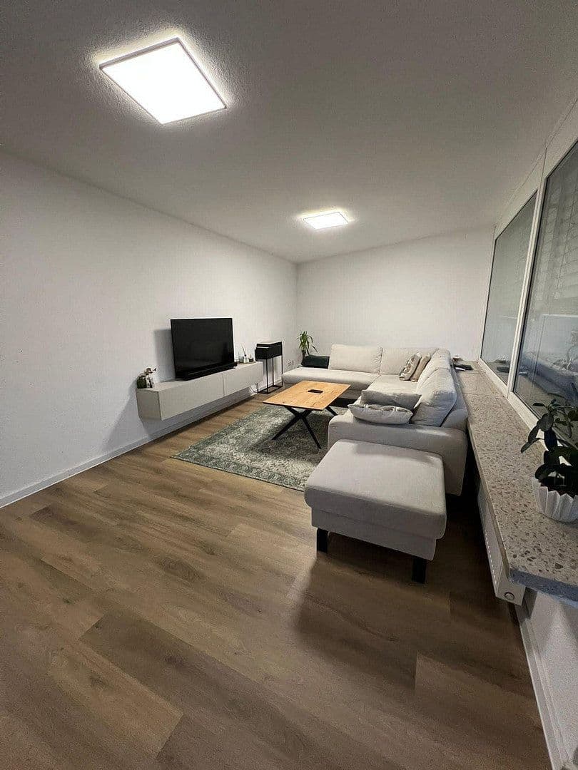 Pronájem bytu 2+1 75 m², Stuttgart-Wangen, Bádensko-Württembersko Pronájem bytu 2+1 75 m², Stuttgart-Wangen, Bádensko-Württembersko
