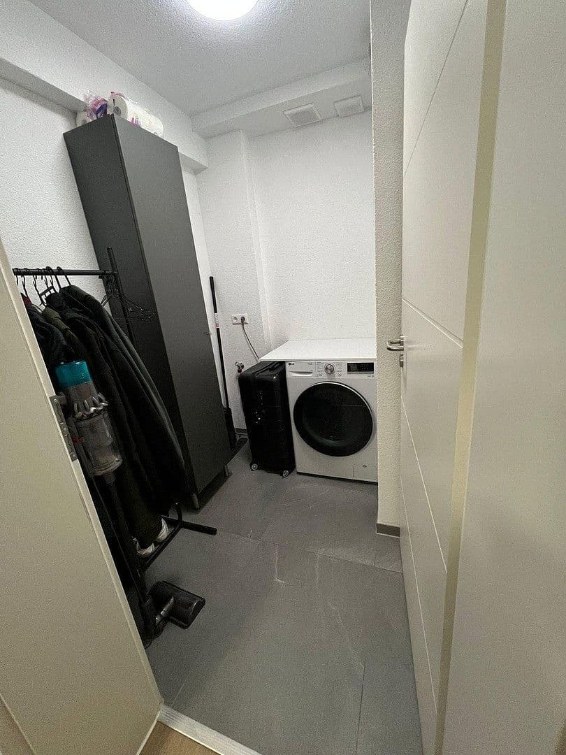 Pronájem bytu 2+1 75 m², Stuttgart-Wangen, Bádensko-Württembersko Pronájem bytu 2+1 75 m², Stuttgart-Wangen, Bádensko-Württembersko