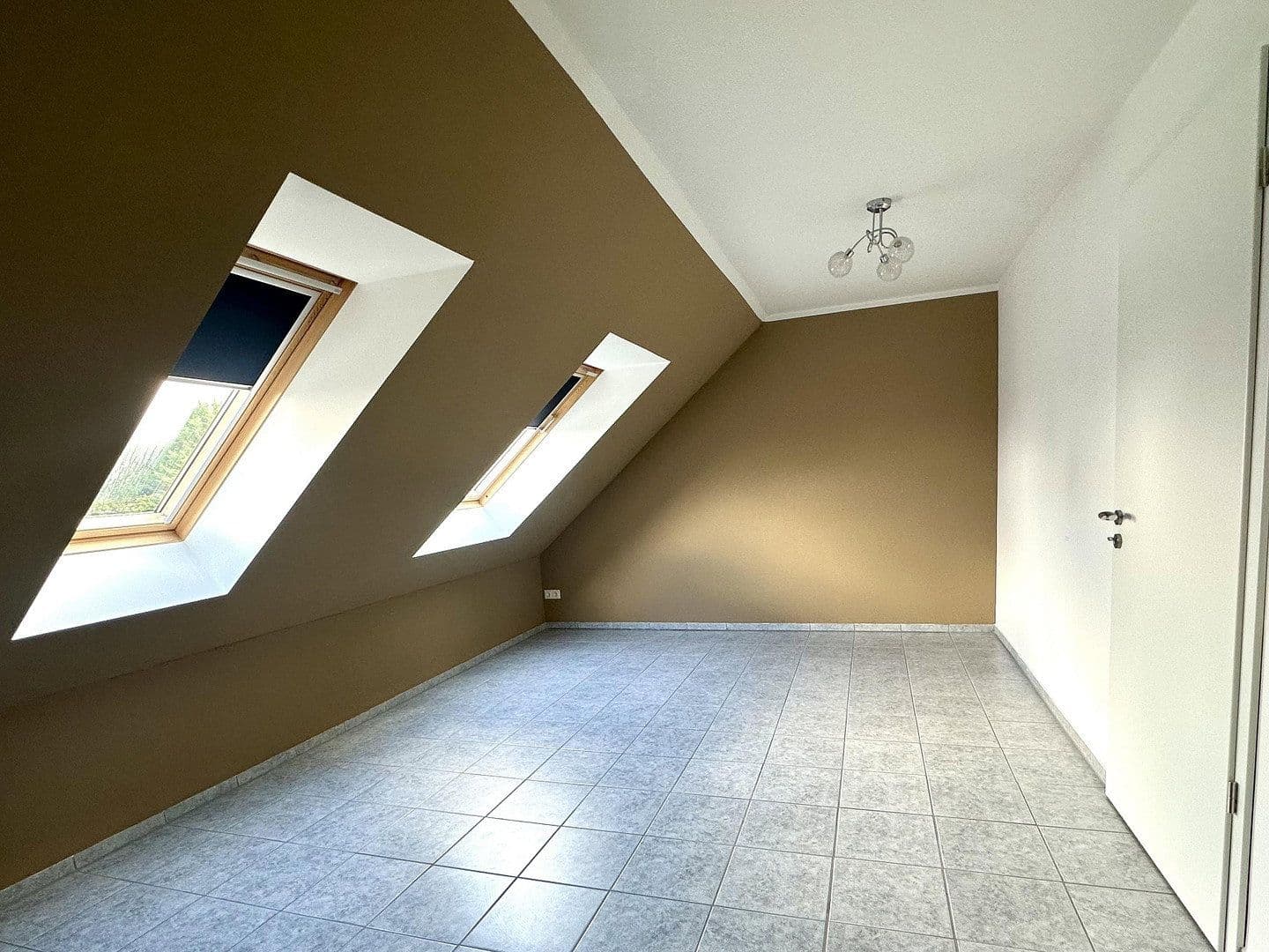 Prodej domu 239 m², pozemek 1.400 m², Lubín, Braniborsko Prodej domu 239 m², pozemek 1.400 m², Lubín, Braniborsko