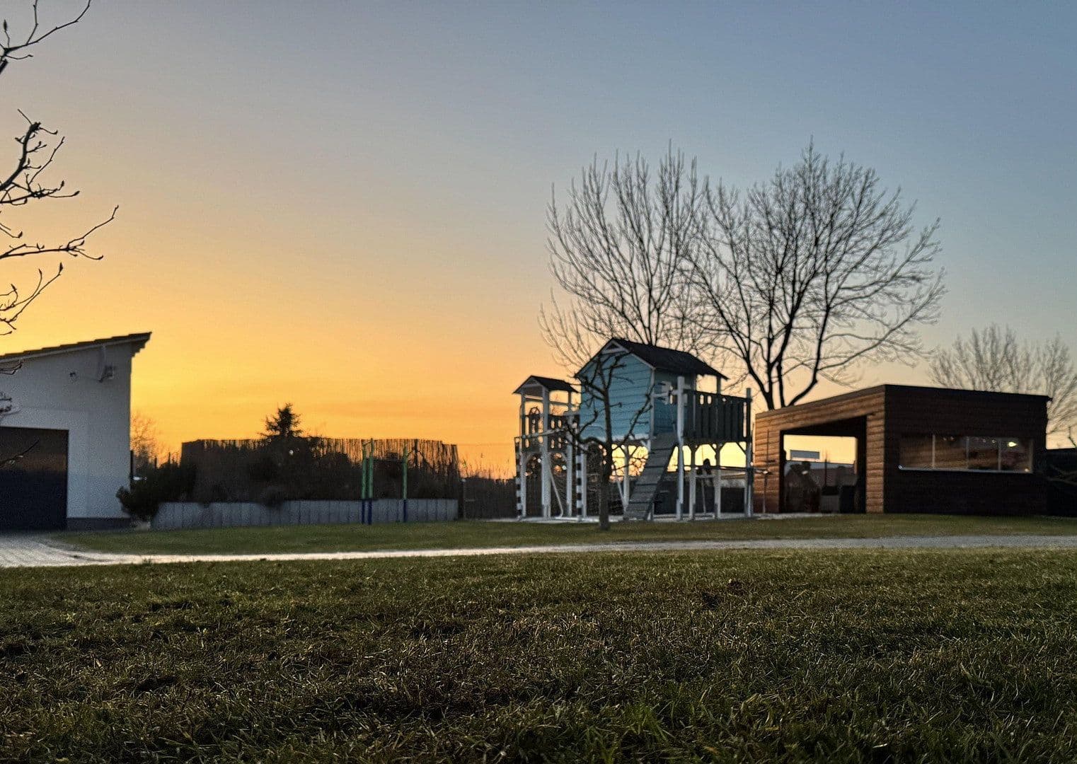 Prodej domu 239 m², pozemek 1.400 m², Lubín, Braniborsko Prodej domu 239 m², pozemek 1.400 m², Lubín, Braniborsko