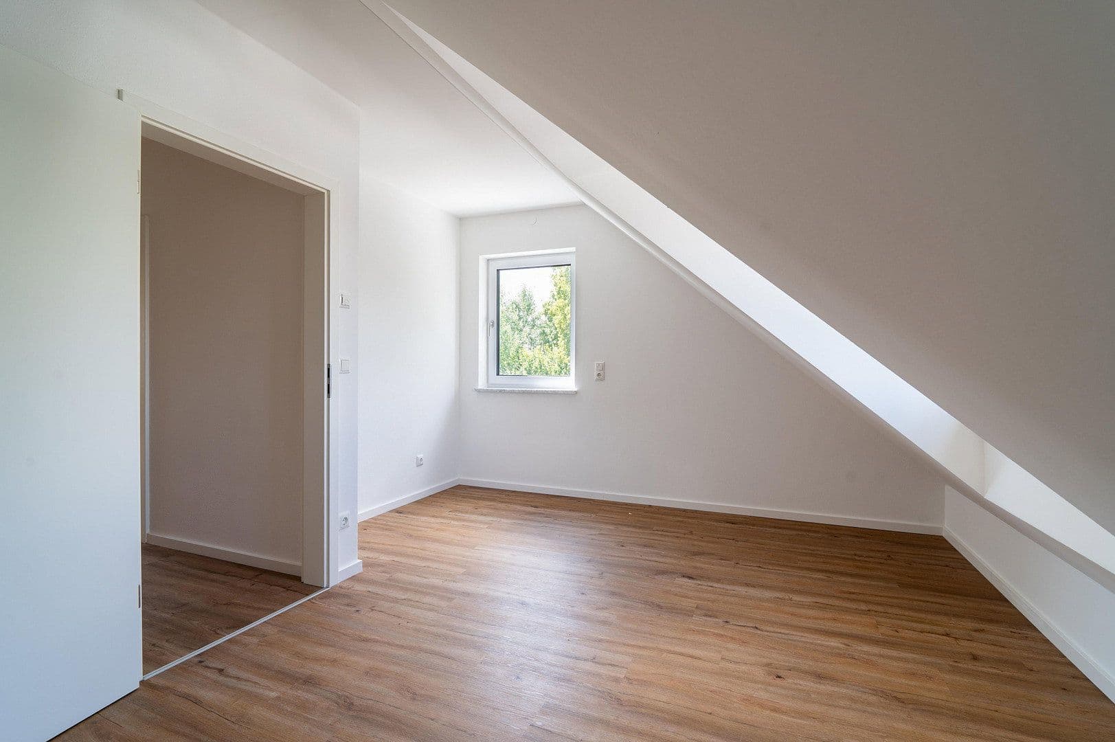 Prodej domu 125 m², pozemek 237 m², Moosburg an der Isar, Bavorsko Prodej domu 125 m², pozemek 237 m², Moosburg an der Isar, Bavorsko