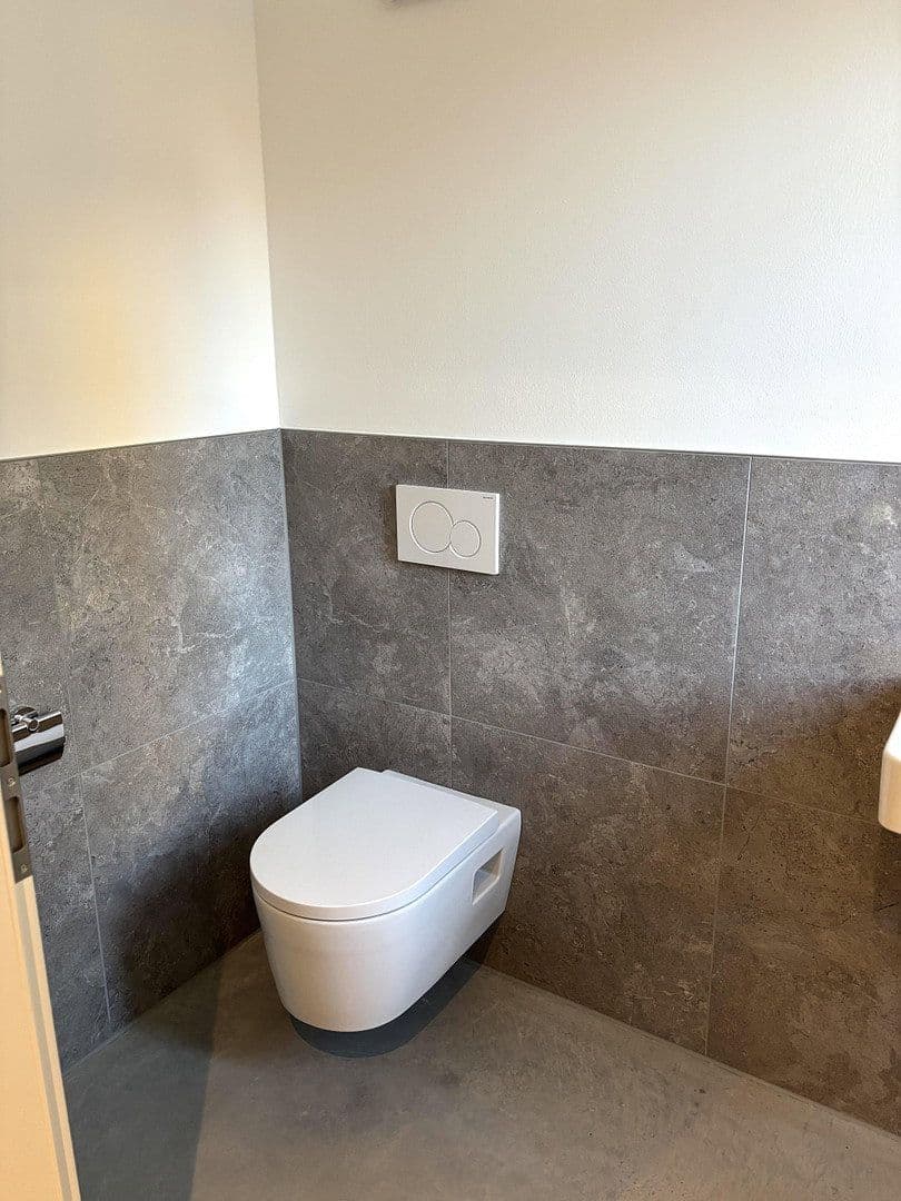 Pronájem domu 133 m², pozemek 250 m², Raubling, Bavorsko Pronájem domu 133 m², pozemek 250 m², Raubling, Bavorsko