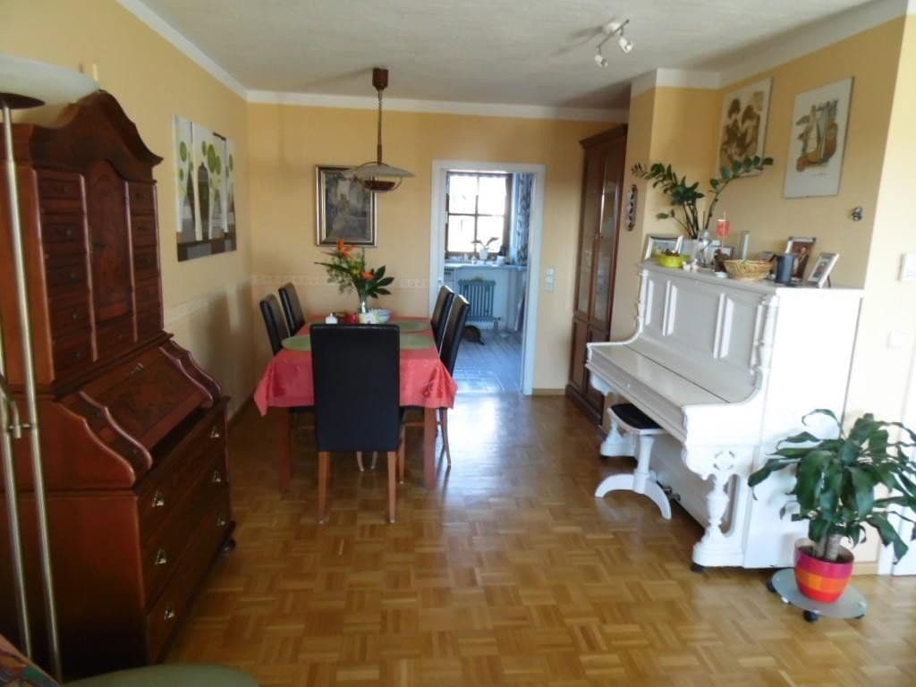 Prodej domu 156 m², pozemek 304 m², Straßkirchen, Bavorsko Prodej domu 156 m², pozemek 304 m², Straßkirchen, Bavorsko