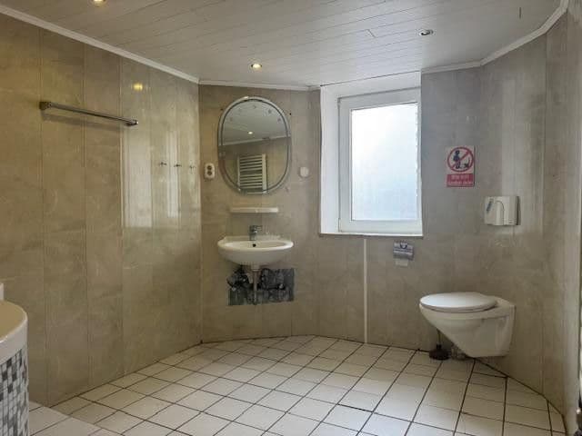 Pronájem bytu 4+1 128 m², Bruchtorstraße 2, Dassel, Dolní Sasko Pronájem bytu 4+1 128 m², Bruchtorstraße 2, Dassel, Dolní Sasko