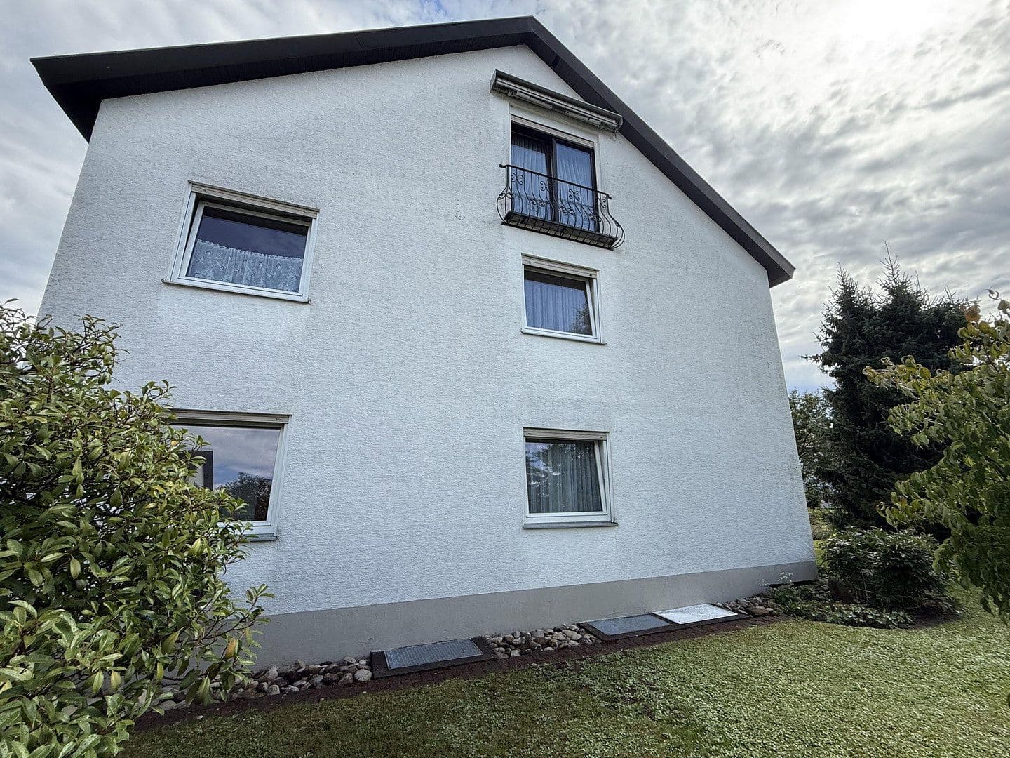 Prodej domu 140 m², pozemek 420 m², Lörrach, Bádensko-Württembersko Prodej domu 140 m², pozemek 420 m², Lörrach, Bádensko-Württembersko