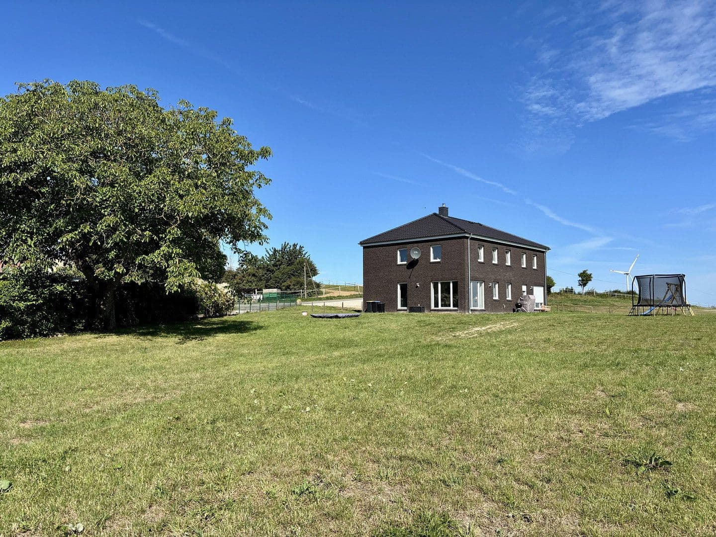 Prodej domu 230 m², pozemek 38.620 m², Oldenburg in Holstein, Šlesvicko-Holštýnsko Prodej domu 230 m², pozemek 38.620 m², Oldenburg in Holstein, Šlesvicko-Holštýnsko