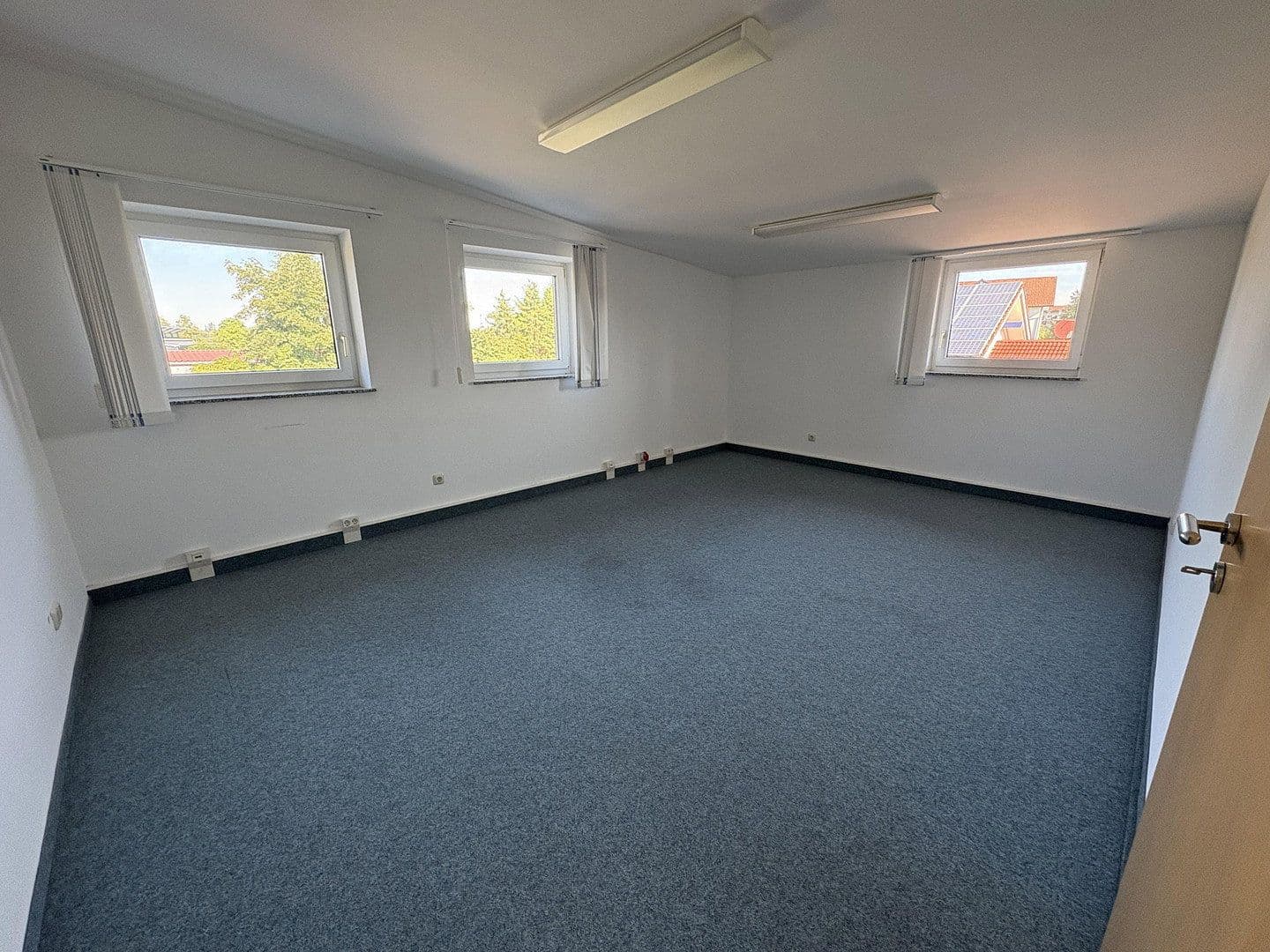 Pronájem kanceláře 300 m², Marktoberdorf, Bavorsko Pronájem kanceláře 300 m², Marktoberdorf, Bavorsko