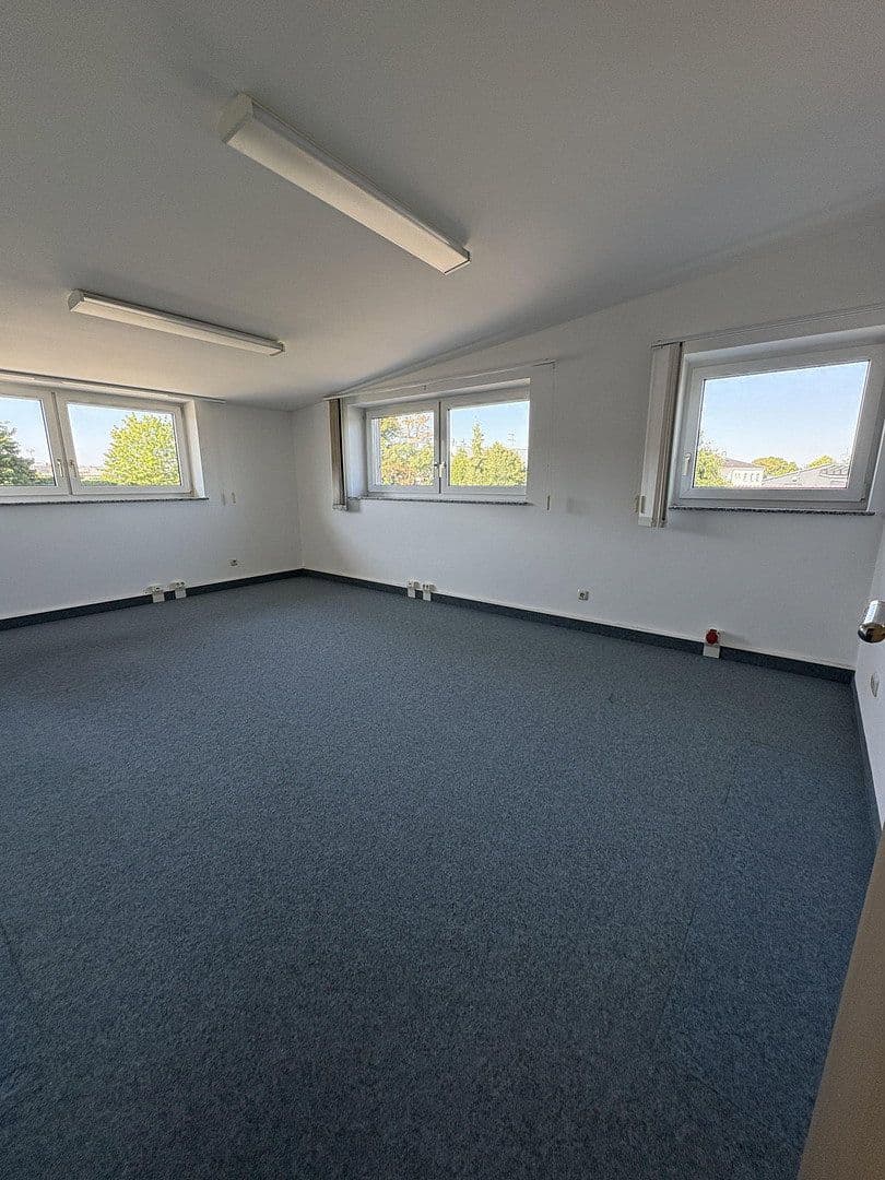 Pronájem kanceláře 300 m², Marktoberdorf, Bavorsko Pronájem kanceláře 300 m², Marktoberdorf, Bavorsko