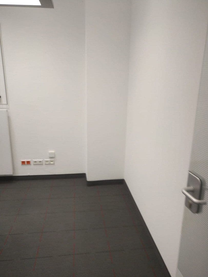 Pronájem kanceláře 67 m², Poststraße 6, Berga-Wünschendorf, Durynsko Pronájem kanceláře 67 m², Poststraße 6, Berga-Wünschendorf, Durynsko