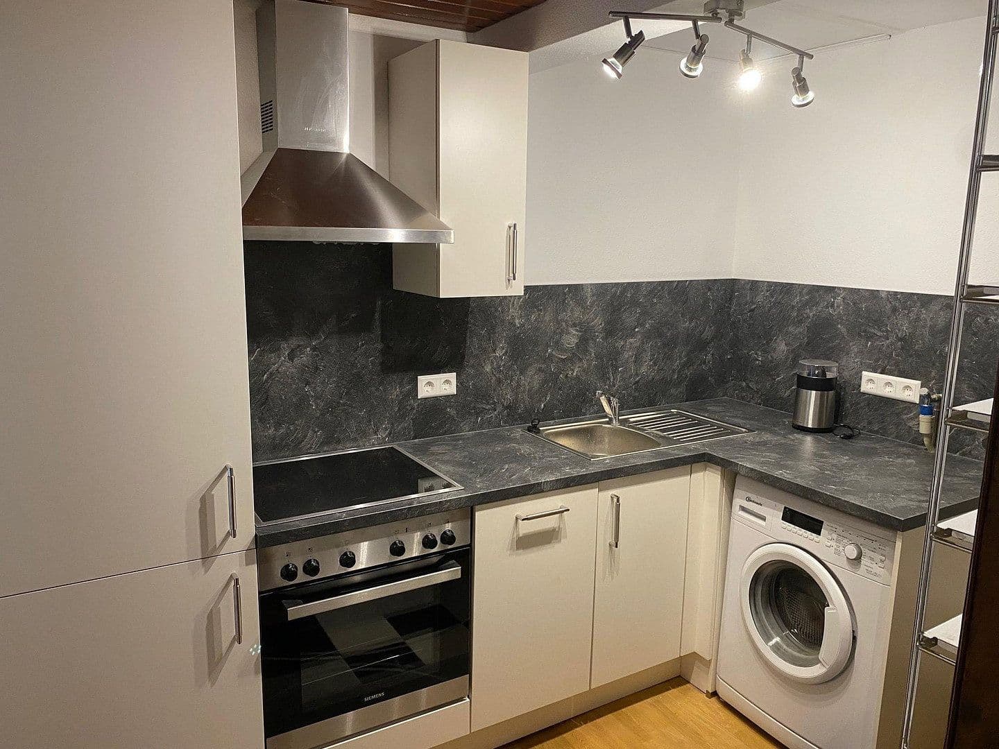 Pronájem bytu 2+1 48 m², Achern, Bádensko-Württembersko Pronájem bytu 2+1 48 m², Achern, Bádensko-Württembersko