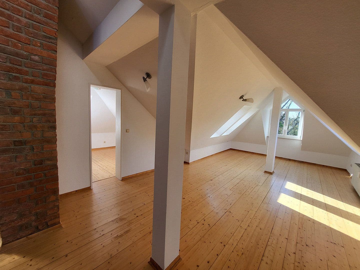 Pronájem bytu 3+1 1 m², Baurat-Gerber-Straße 18, Göttingen, Dolní Sasko Pronájem bytu 3+1 1 m², Baurat-Gerber-Straße 18, Göttingen, Dolní Sasko