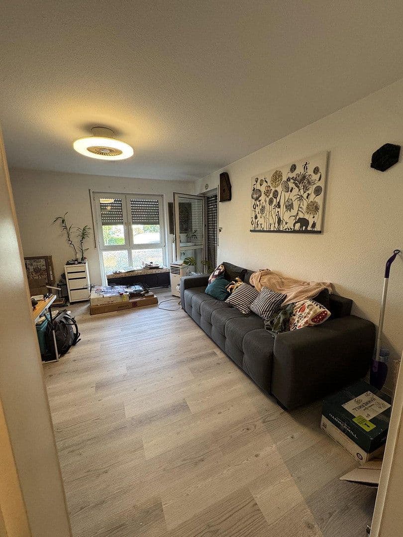 Pronájem bytu 2+1 52 m², Hallesche Allee 13, Karlsruhe, Bádensko-Württembersko Pronájem bytu 2+1 52 m², Hallesche Allee 13, Karlsruhe, Bádensko-Württembersko
