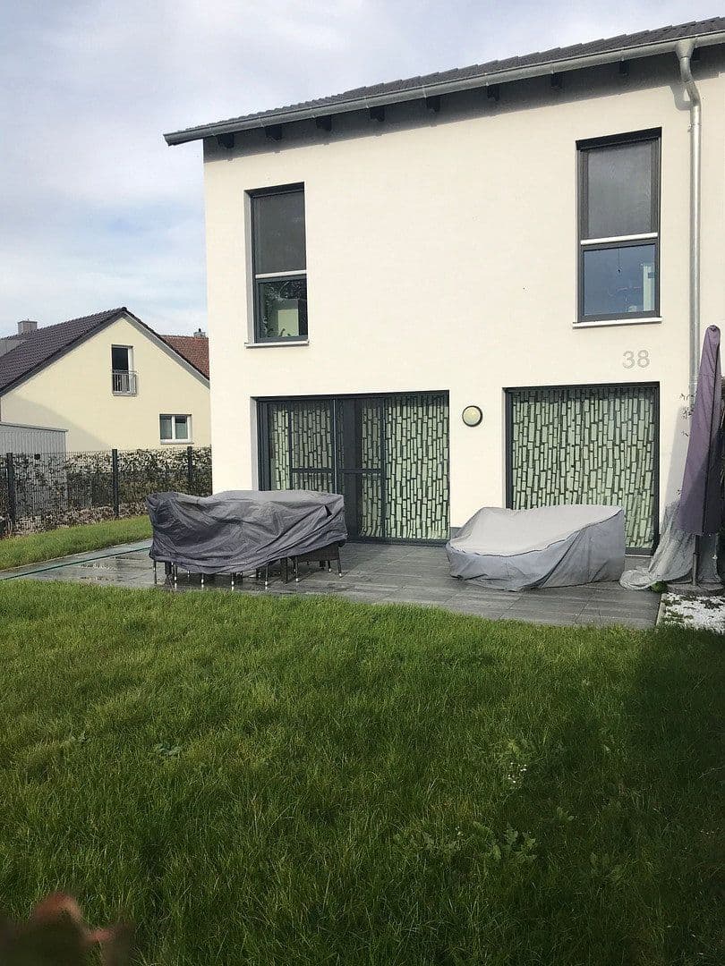 Prodej domu 145 m², pozemek 230 m², Feucht, Bavorsko Prodej domu 145 m², pozemek 230 m², Feucht, Bavorsko