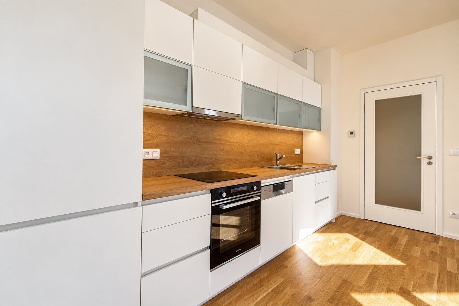 Pronájem bytu 2+kk 57 m², Magistrů, Praha, Praha Pronájem bytu 2+kk 57 m², Magistrů, Praha, Praha