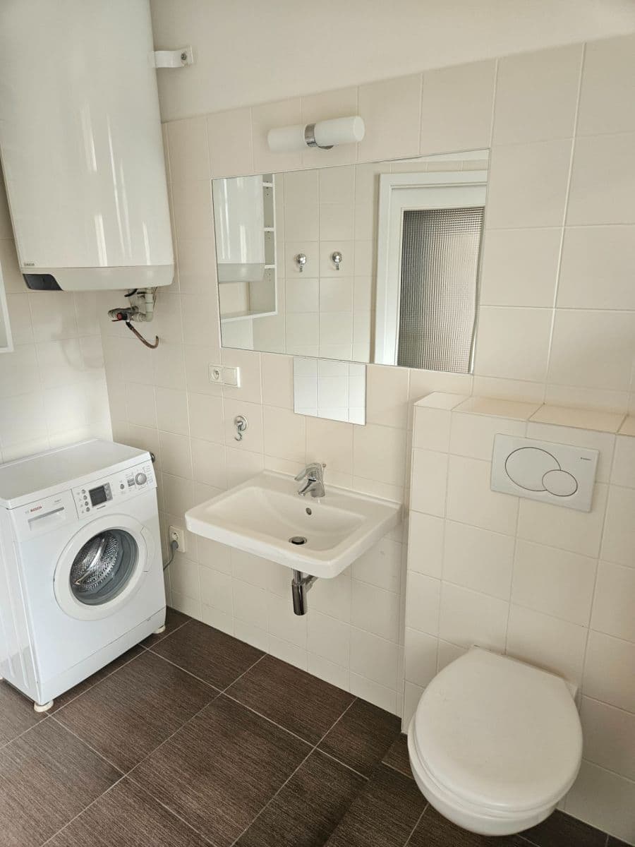 Pronájem bytu 2+kk 43 m², Družstevní, Praha, Praha Pronájem bytu 2+kk 43 m², Družstevní, Praha, Praha