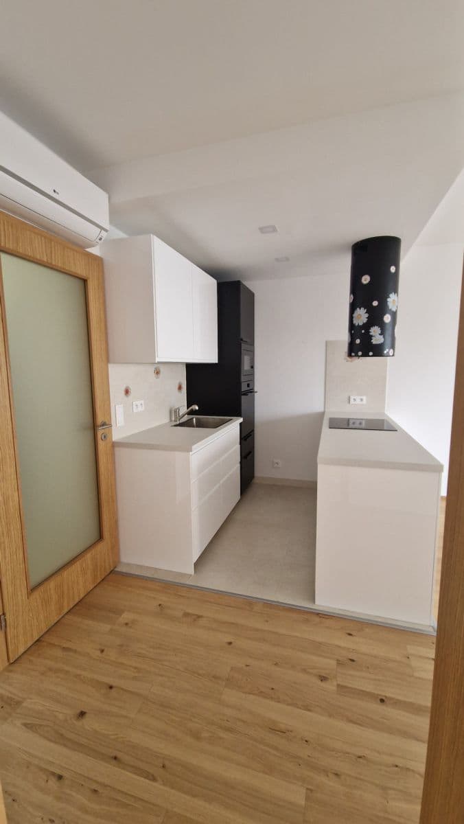 Pronájem bytu 2+kk 51 m², K Beranovu, Praha, Praha Pronájem bytu 2+kk 51 m², K Beranovu, Praha, Praha