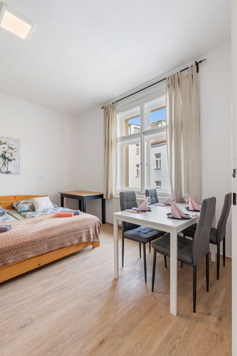 Pronájem bytu 2+kk 53 m², Košická, Praha, Praha Pronájem bytu 2+kk 53 m², Košická, Praha, Praha