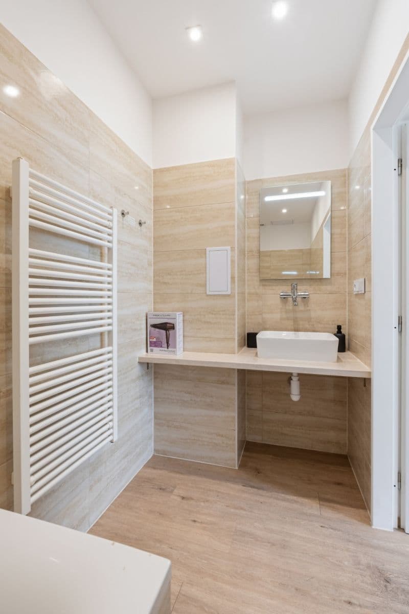 Pronájem bytu 2+kk 53 m², Košická, Praha, Praha Pronájem bytu 2+kk 53 m², Košická, Praha, Praha