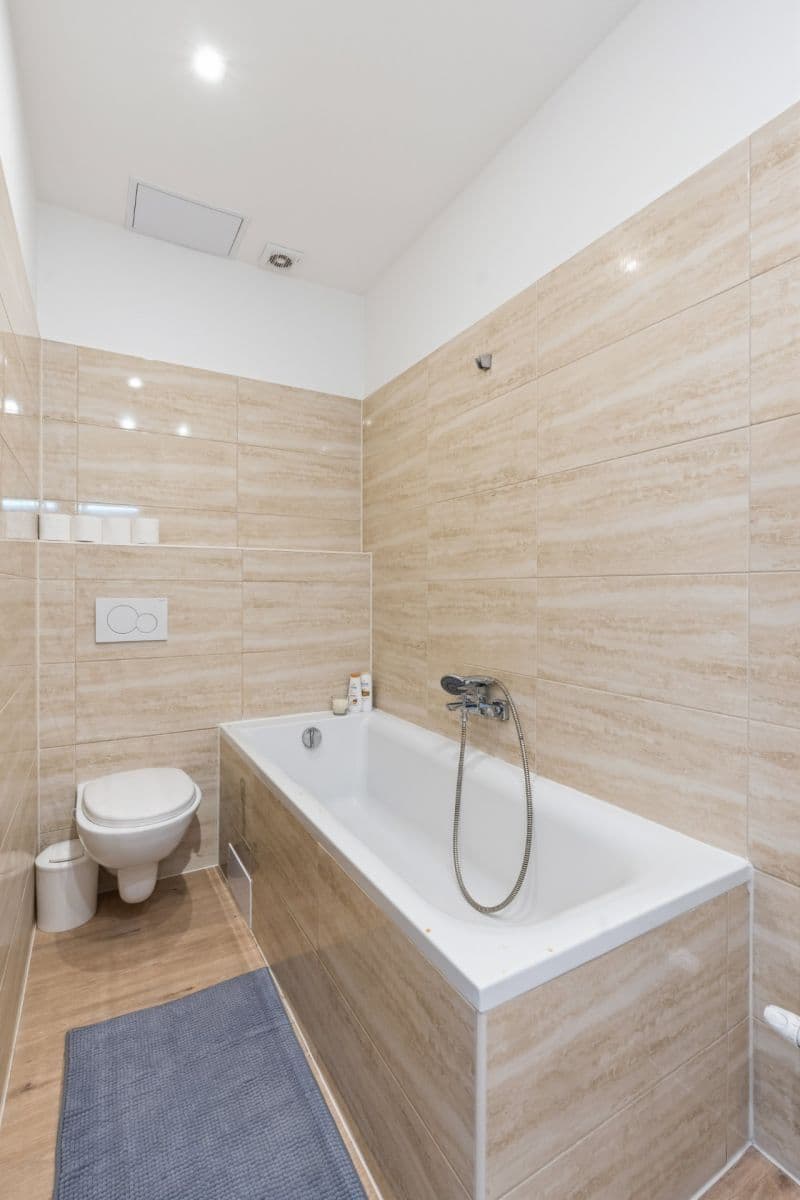 Pronájem bytu 2+kk 53 m², Košická, Praha, Praha Pronájem bytu 2+kk 53 m², Košická, Praha, Praha