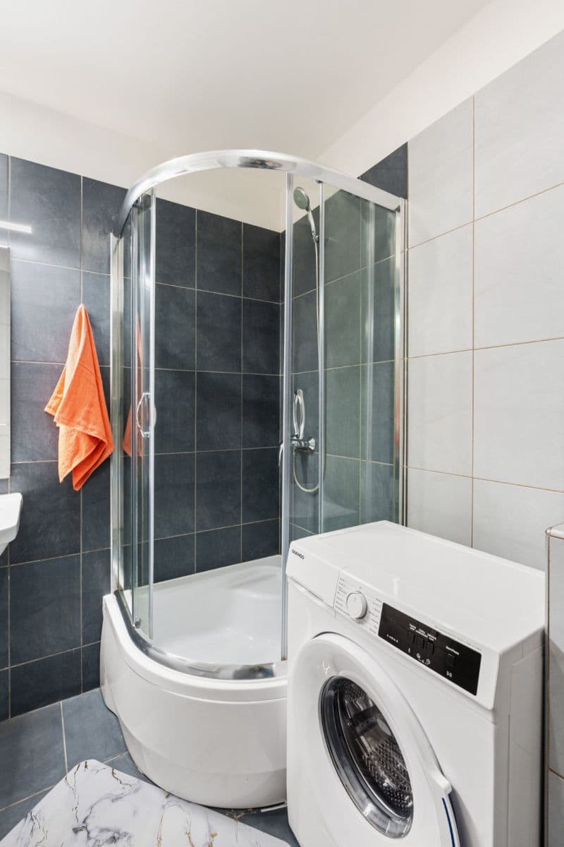 Pronájem bytu 2+1 60 m², Košická, Praha, Praha Pronájem bytu 2+1 60 m², Košická, Praha, Praha