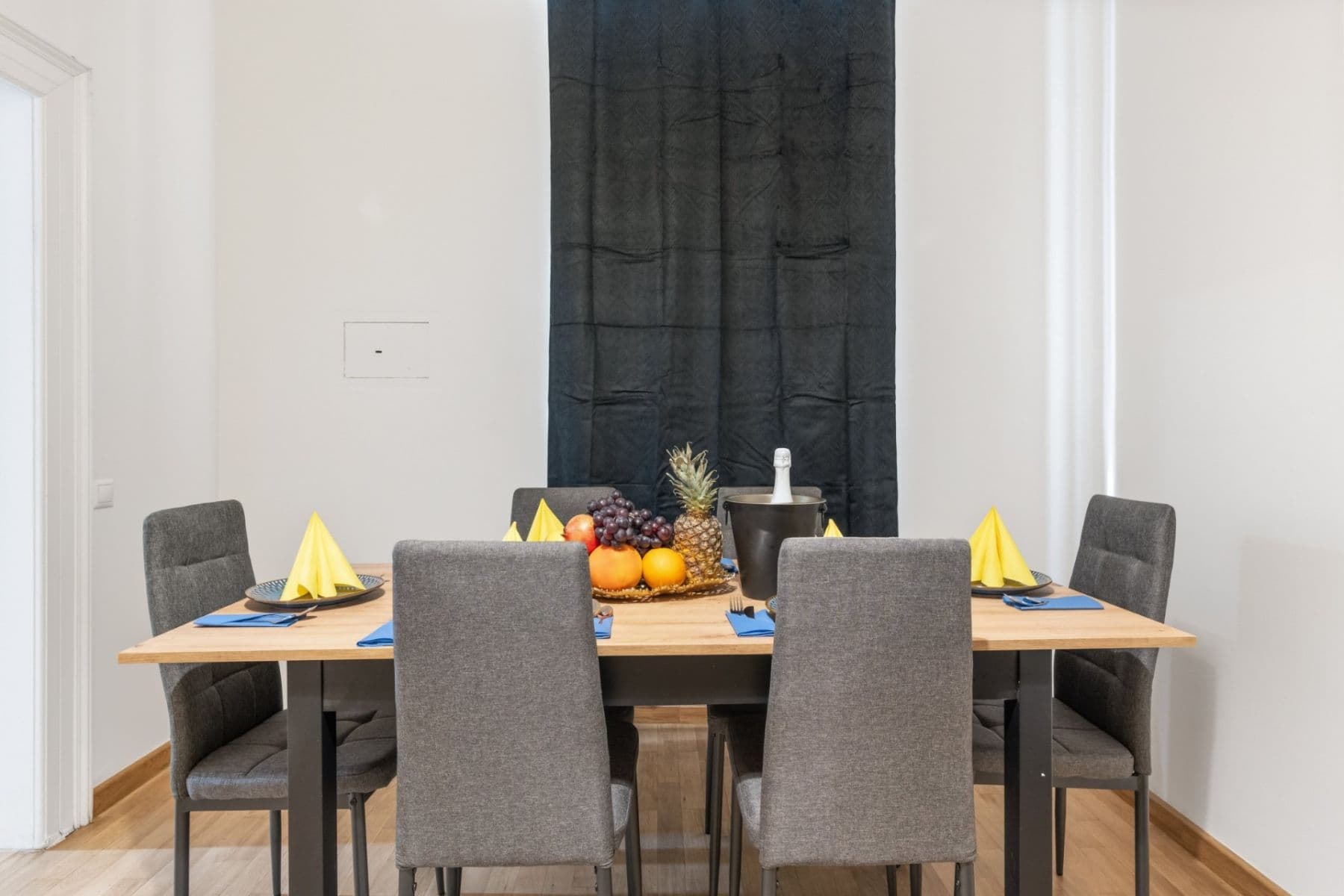 Pronájem bytu 2+1 59 m², Dělnická, Praha, Praha Pronájem bytu 2+1 59 m², Dělnická, Praha, Praha