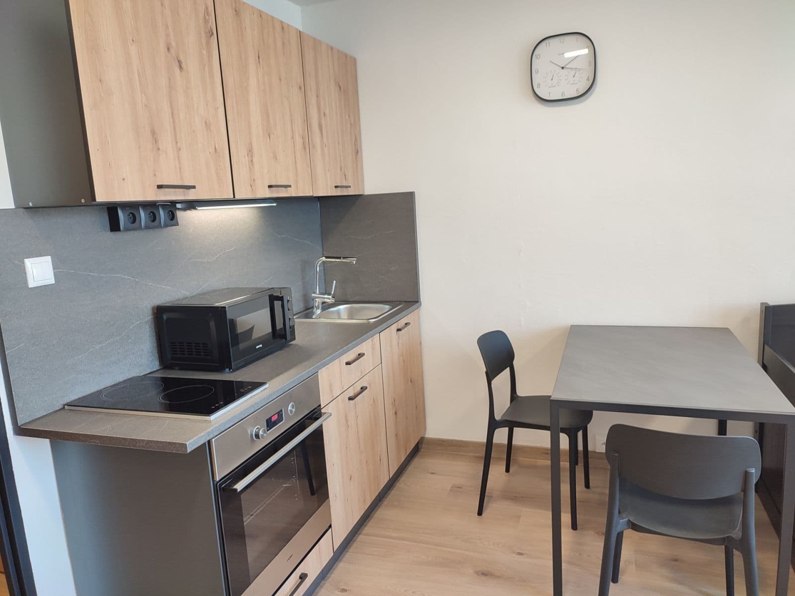 Pronájem bytu Garsoniéra 27 m², Staničná, Trenčín, Trenčiansky kraj Pronájem bytu Garsoniéra 27 m², Staničná, Trenčín, Trenčiansky kraj