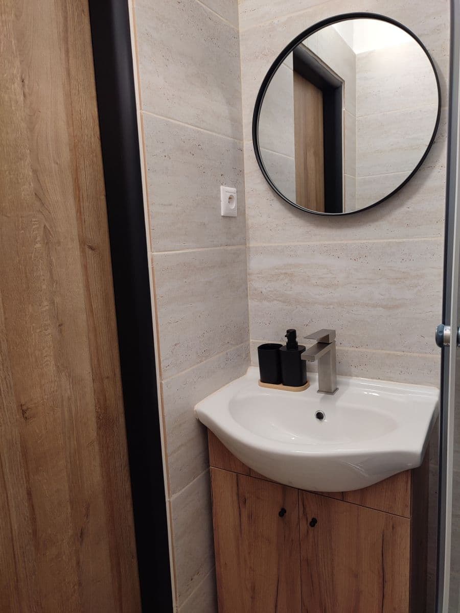 Pronájem bytu Garsoniéra 27 m², Staničná, Trenčín, Trenčiansky kraj Pronájem bytu Garsoniéra 27 m², Staničná, Trenčín, Trenčiansky kraj