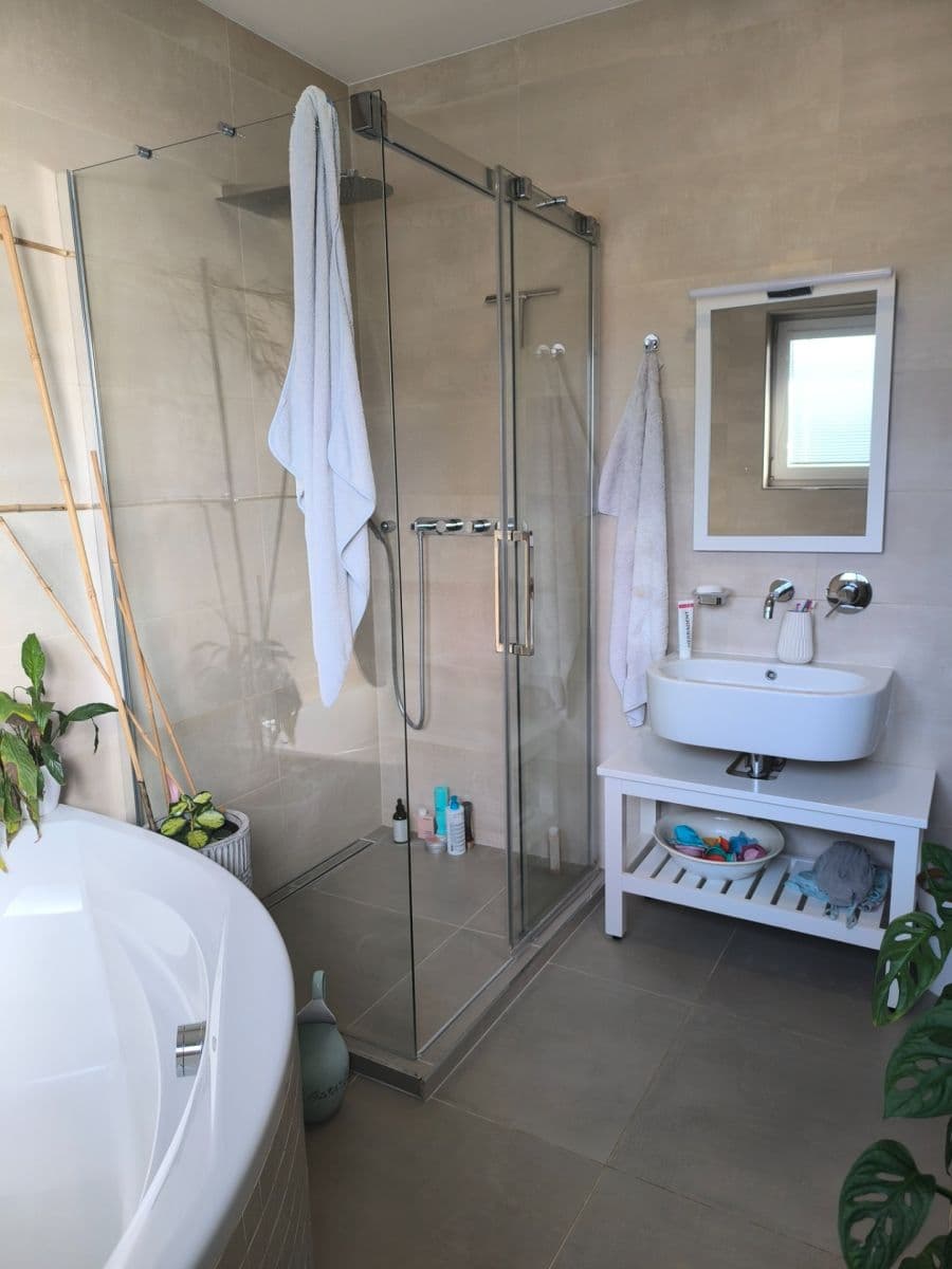 Pronájem domu 170 m², pozemek 550 m², Brandýská, Bašť, Středočeský kraj Pronájem domu 170 m², pozemek 550 m², Brandýská, Bašť, Středočeský kraj